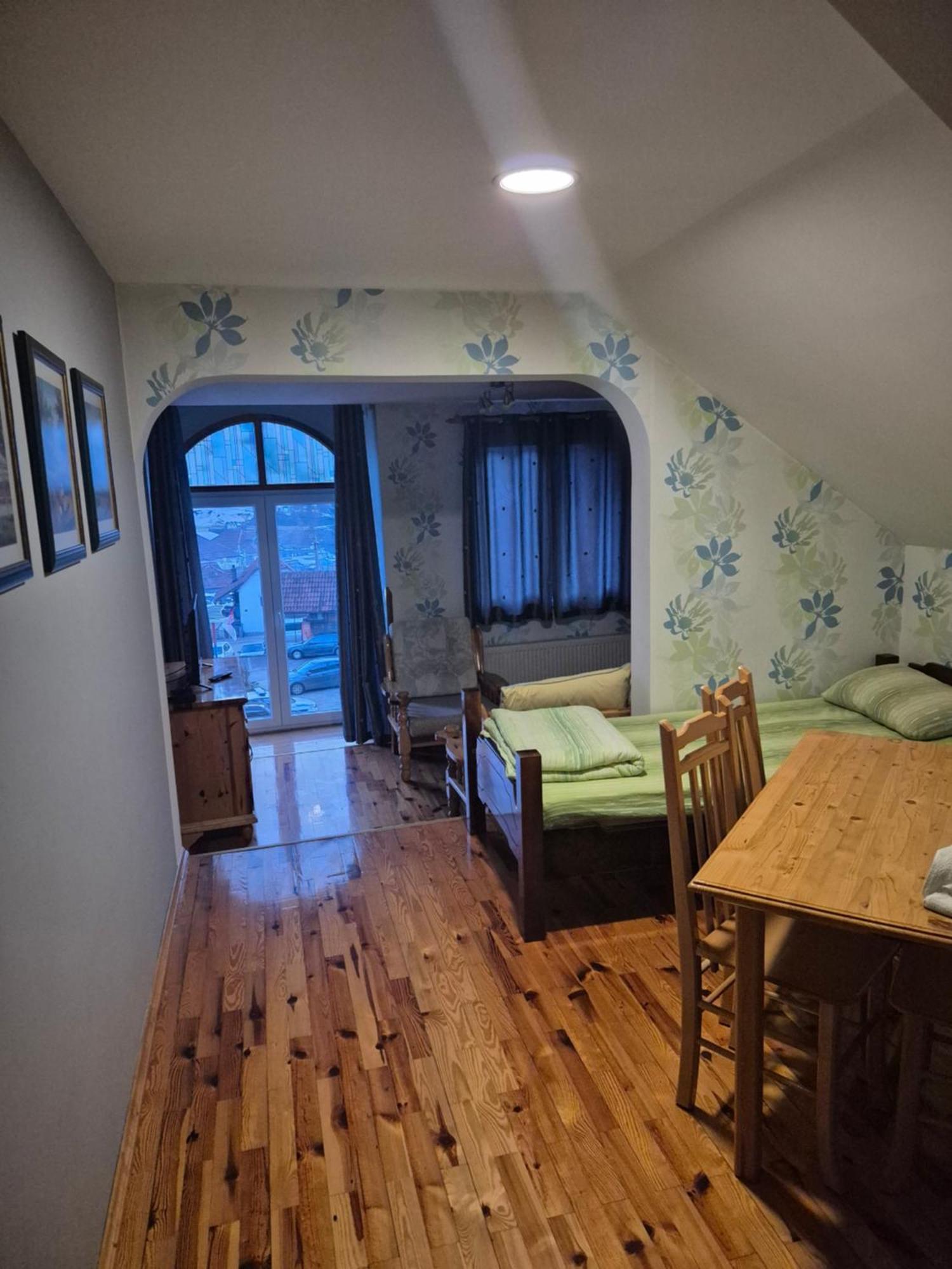 Caffe Pizzeria I Apartmani Bona Fides Nm Nova Varoš Kültér fotó