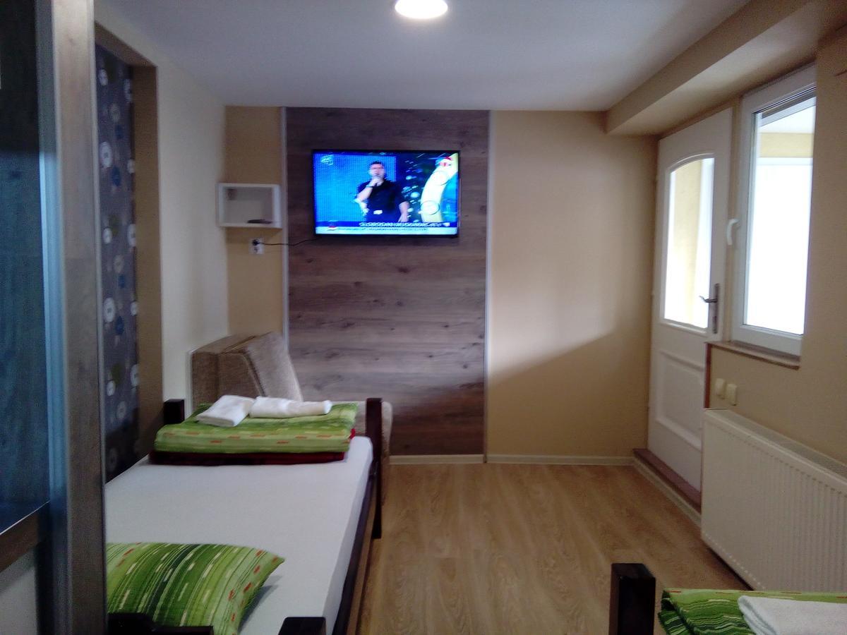 Caffe Pizzeria I Apartmani Bona Fides Nm Nova Varoš Kültér fotó