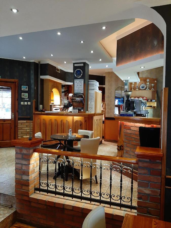 Caffe Pizzeria I Apartmani Bona Fides Nm Nova Varoš Kültér fotó